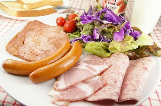 ソーセージ ソーセージ,ウインナー,盛合せの写真素材