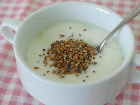 亜麻仁 チアシード えごま 亜麻仁 チアシード えごま 亜麻仁,チアシード,えごまの写真素材