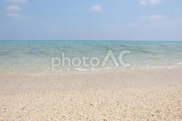 波打ち際 キレイ,沖縄,波の写真素材
