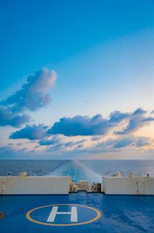日本海　フェリーからの風景 日本海,日本海フェリー,海の写真素材