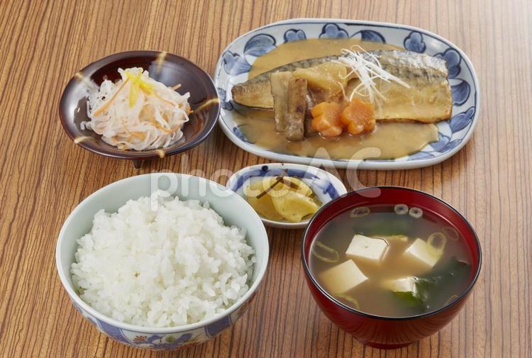 鯖の味噌煮定食 鯖の味噌煮,定食,鯖味噌煮の写真素材