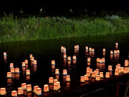 永平寺町大灯籠流しの一幕 夜景,灯籠,幻想的の写真素材