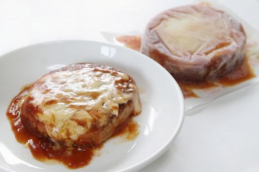 冷凍ハンバーグを温めたところ 冷凍ハンバーグを温めたところ ハンバーグ,チーズハンバーグ,冷凍の写真素材
