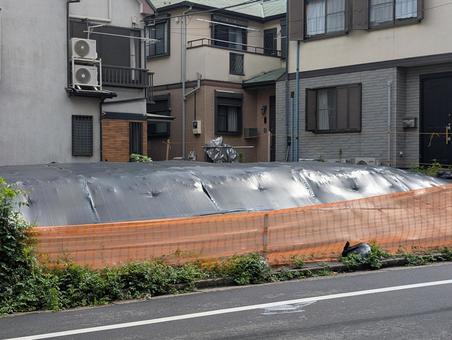 都会の住宅街の空き地 都会の住宅街の空き地 空き地,住宅街,更地の写真素材