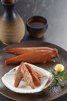 スモークチキンと日本酒 スモークチキンと日本酒 スモークチキン,酒,日本酒の写真素材
