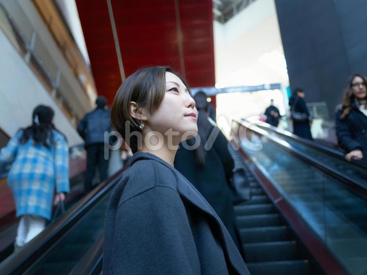 30：港のビジネスウーマン ビジネスウーマン,キャリアウーマン,ビジネスパーソンの写真素材