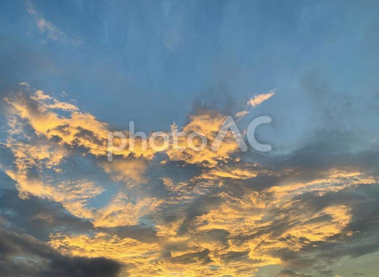 晩夏の夕焼け・Ａ 夕焼け,夕陽,空の写真素材