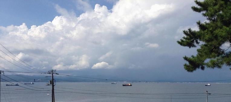 函館の海 函館の海 海,空,船の写真素材