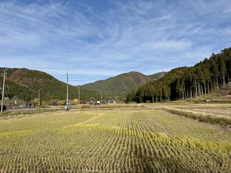 11月　秋の福井県坂井市山奥の景色 秋,ハイキング,山並みの写真素材