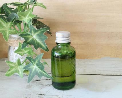 グリーンボトルのアロマオイル アロマ,アロマオイル,グリーンの写真素材