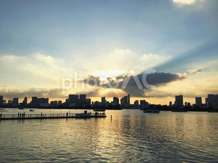 お台場の海沿い お台場,マジックアワー,サンセットの写真素材