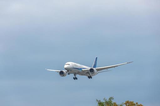 福岡空港の滑走路、曇りの日 福岡空港の滑走路、曇りの日 飛行機,航空機,旅客機の写真素材