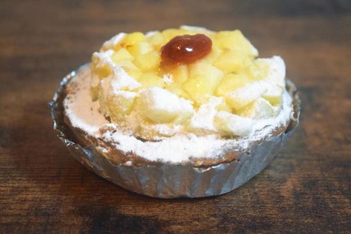 フルーツタルト（角切りフルーツと粉糖） フルーツタルト,タルト,洋菓子の写真素材