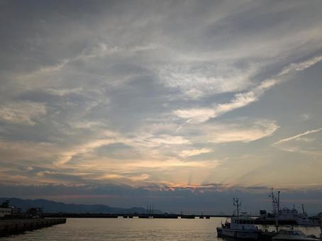 夕に凪ぐevening_calm 夕に凪ぐevening_calm 夕凪,港,高松の写真素材