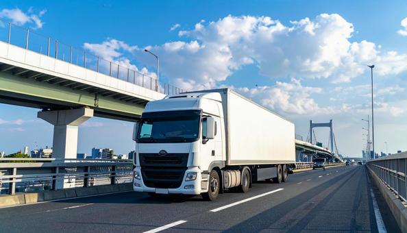 物流トラックの写真