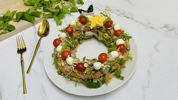 クリスマスリースのサラダ 手作り,料理,クッキングの写真素材