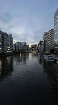 都会の川 都会の川 都会,川,夕暮れの写真素材