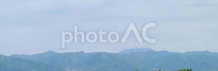 蒼く映える山々と青空 山脈,山,空の写真素材