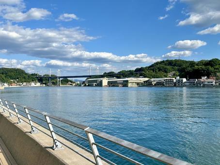 市役所のデッキから見た尾道大橋 尾道,尾道大橋,新尾道大橋の写真素材