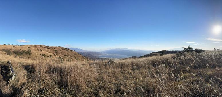 高ボッチ山から見た秋の風景 空,雲,山の写真素材