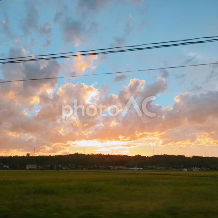 夕焼け スクエア 田園,風景,空の写真素材