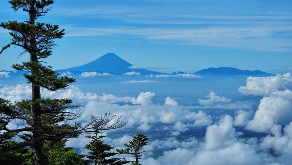 編笠山から見る富士山 編笠山から見る富士山 山,登山,編笠山の写真素材