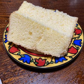カットしたシフォンケーキ カットしたシフォンケーキの写真