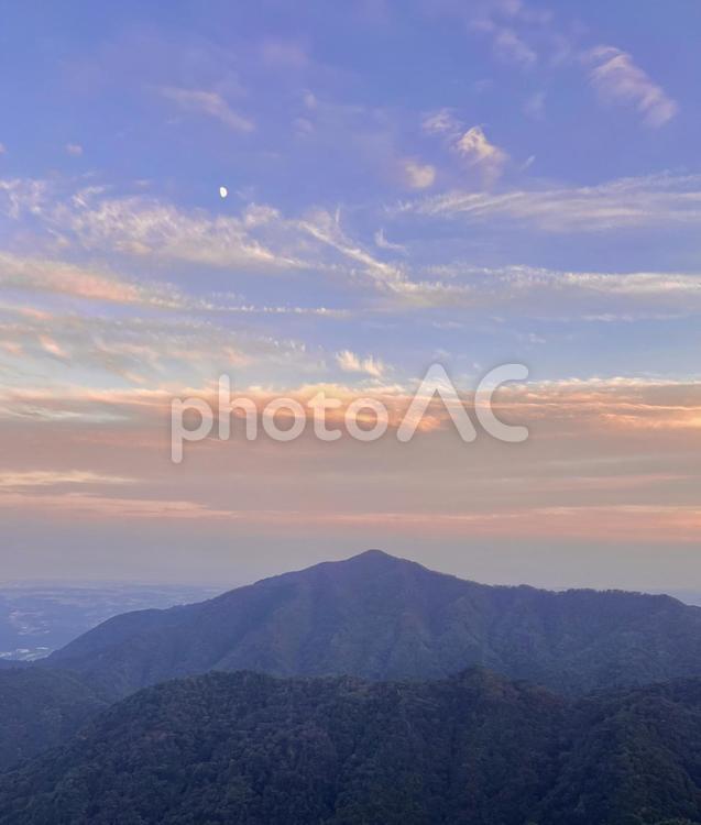 夕暮れと月 夕暮れ,空,月の写真素材