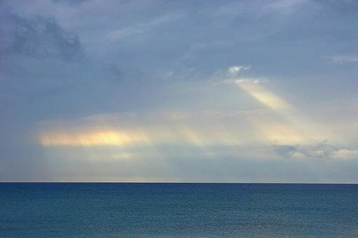 ニューカレドニア475 ウヴェア島 光芒 ニューカレドニア475 ウヴェア島 光芒の写真