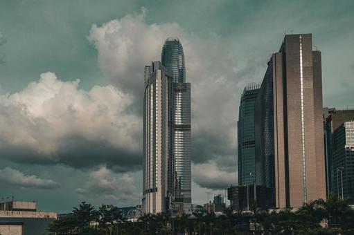 香港IFCタワーと雲 香港IFCタワーと雲 ifc,超高層ビル,雲の写真素材