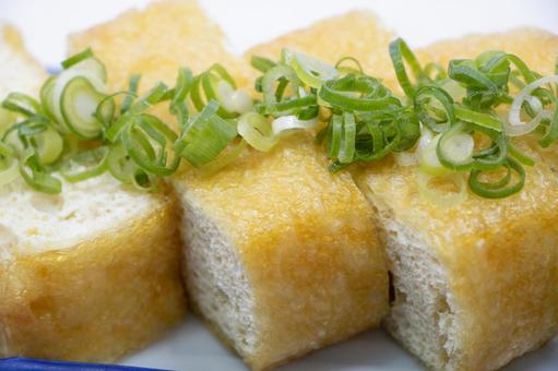 栃尾揚げ 栃尾揚げ 栃尾揚げ,油揚げ,栃尾の油揚げの写真素材