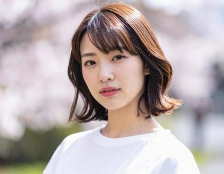 カメラ目線の女性 カメラ目線の女性の写真