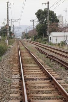 まっすぐ続く線路 まっすぐ続く線路 線路,鉄道,レールの写真素材