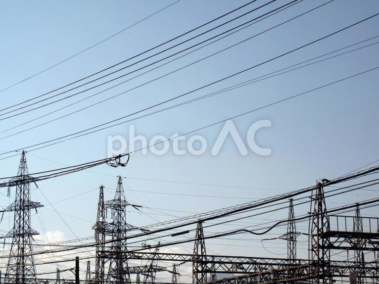 鉄塔がある風景 鉄塔,送電線,電線の写真素材