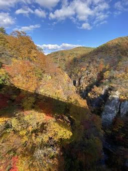 鳴子大谷橋の陰 秋,風景,自然の写真素材