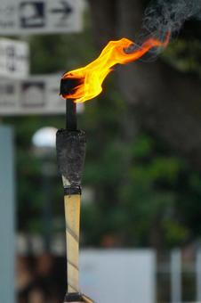街中の大道芸の松明の炎1 松明,芸,火の写真素材