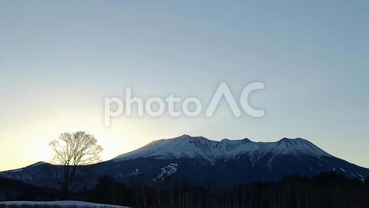 夕空と御嶽山(御岳山)・信州から撮影 御嶽山,山,自然の写真素材