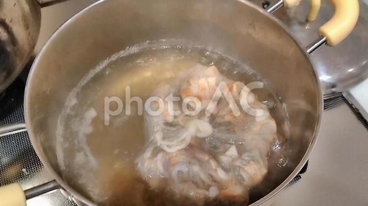 エビ殻で出汁とり エビ殻,ダシ,味噌汁の写真素材