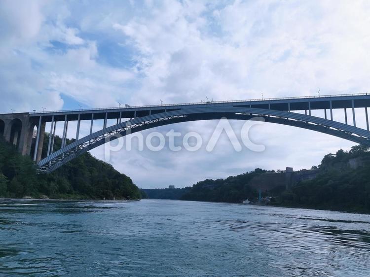ナイアガラ　カナダ　アメリカ　国境橋 ナイアガラの滝,ナイアガラ,国境の写真素材