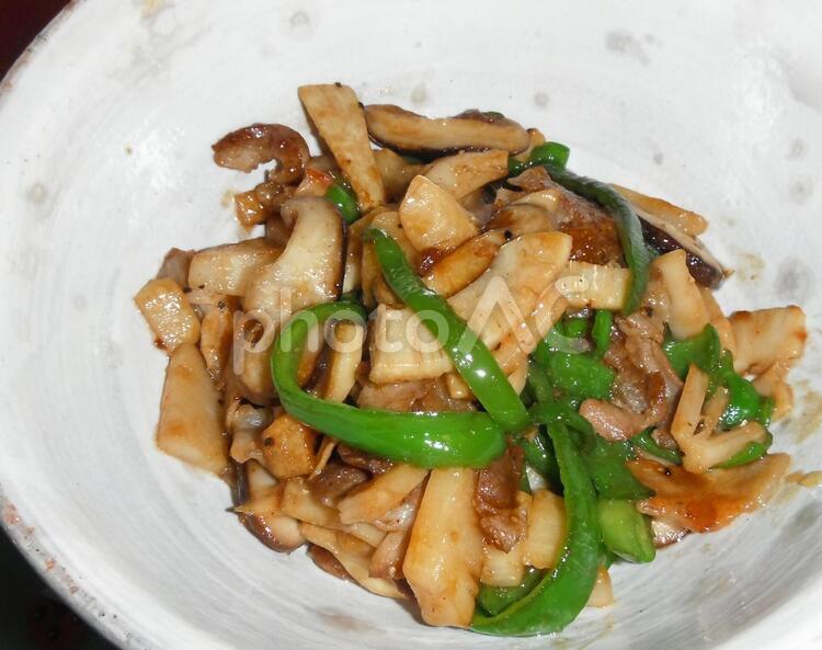家庭料理の中華炒め しいたけ,たけのこ,シイタケの写真素材