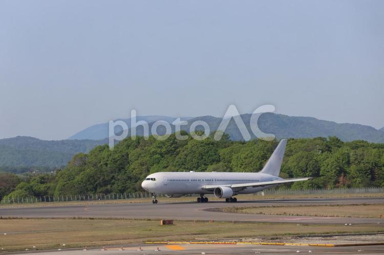空港の朝、始まりの風景 飛行機,航空機,旅客機の写真素材