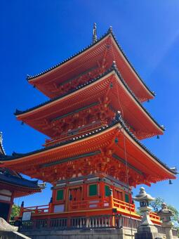 Kyoto Kiyomizu Temple and blue sky, kyoto, kiyomizu temple, triple tower, JPG