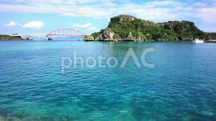伊計島の海 伊計島,伊計大橋,海の写真素材