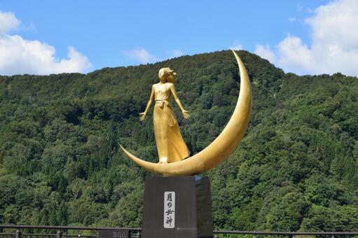 月の女神 ダムの守り神 月の女神,女神,ダムの守り神の写真素材