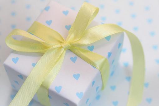 Valentine gifts on blue background, sunar, hediye, kalp, JPG