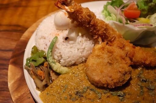 Photo, seafood curry, fried shrimp, ground meat cutlet, 