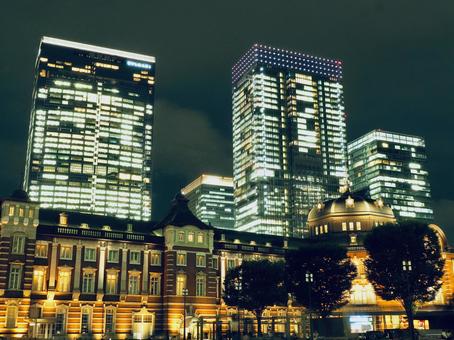 夜の東京駅 夜の東京駅の写真