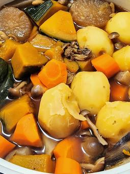 大鍋の煮物2 大鍋の煮物2の写真