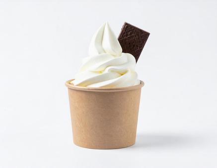 カップに入ったソフトクリーム カップに入ったソフトクリームの写真