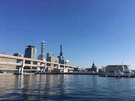 The open cityscape seen from the pier in Kobe, JPG